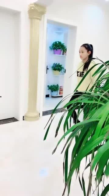 美女霸气出场视频国产,国产视频展现独特魅力